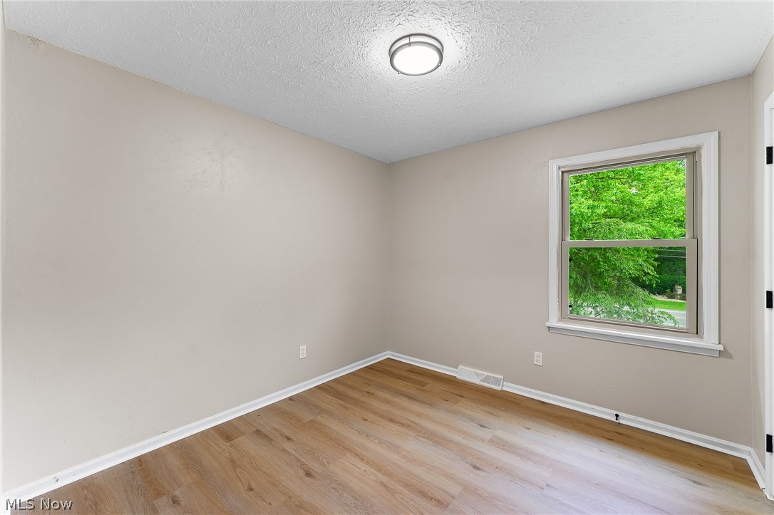 6820 Lockwood Boulevard Property Photo 16