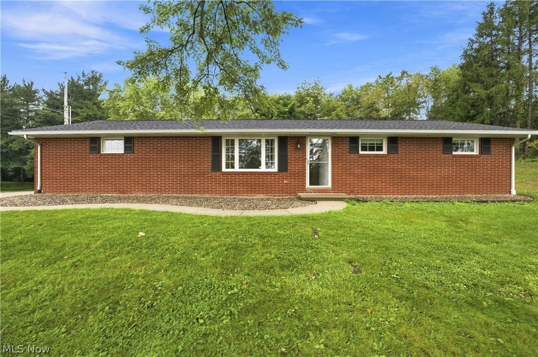 1715 Hillcrest Drive NW Property Photo 1