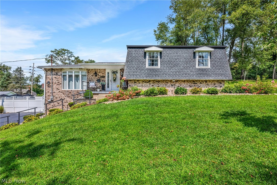 100 Chips Lane Property Photo 1