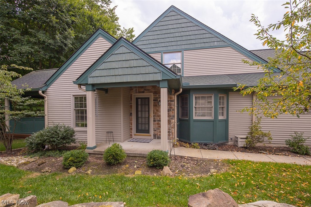 904 Hampton Court Property Photo 1