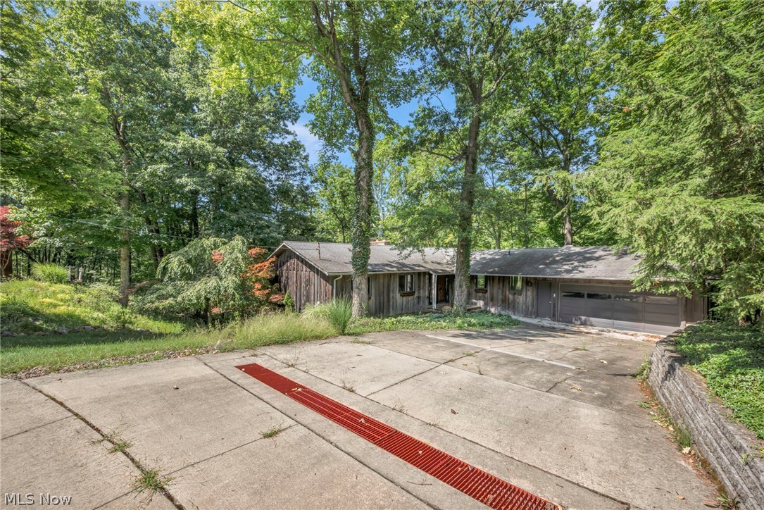 246 Windward Drive Property Photo 2
