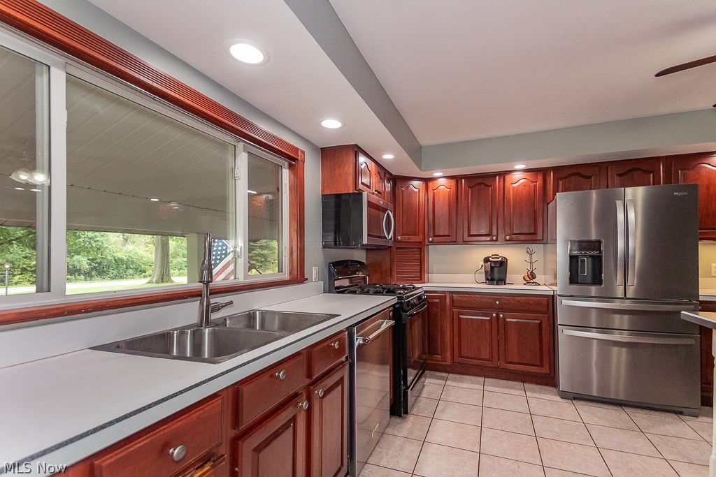 8831 Pine Tree Drive Property Photo 10