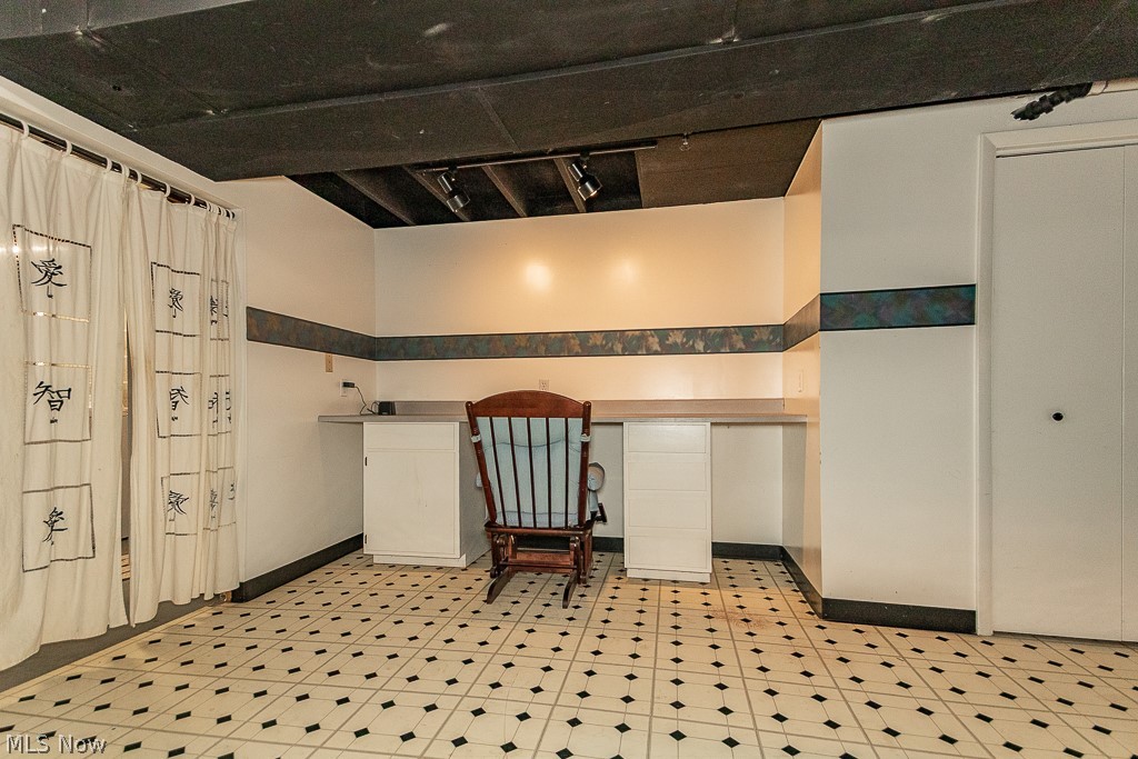 8831 Pine Tree Drive Property Photo 32