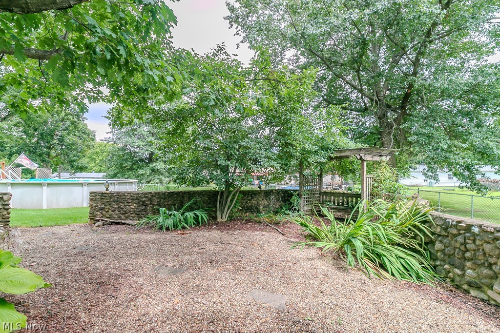 8831 Pine Tree Drive Property Photo 39