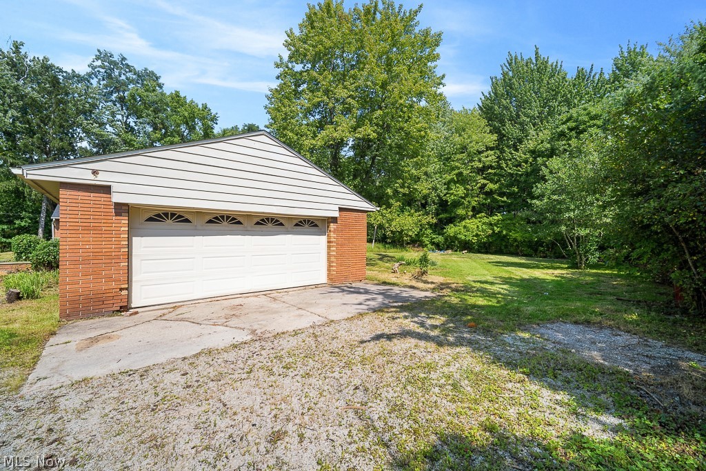 355 S Chillicothe Road Property Photo 10