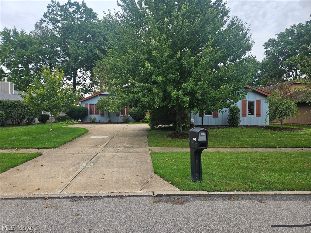 1240 Surfside Circle Property Photo 2