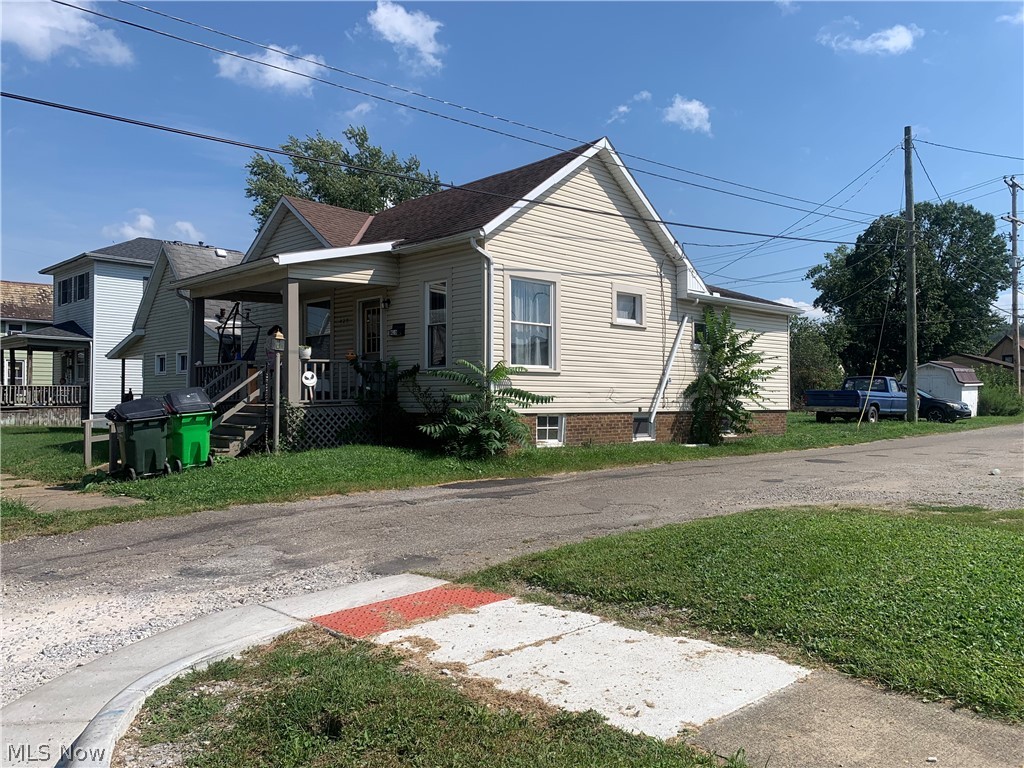 420 5th Street E Property Photo 1