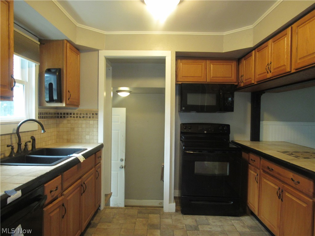 6224 Engle Road Property Photo 5