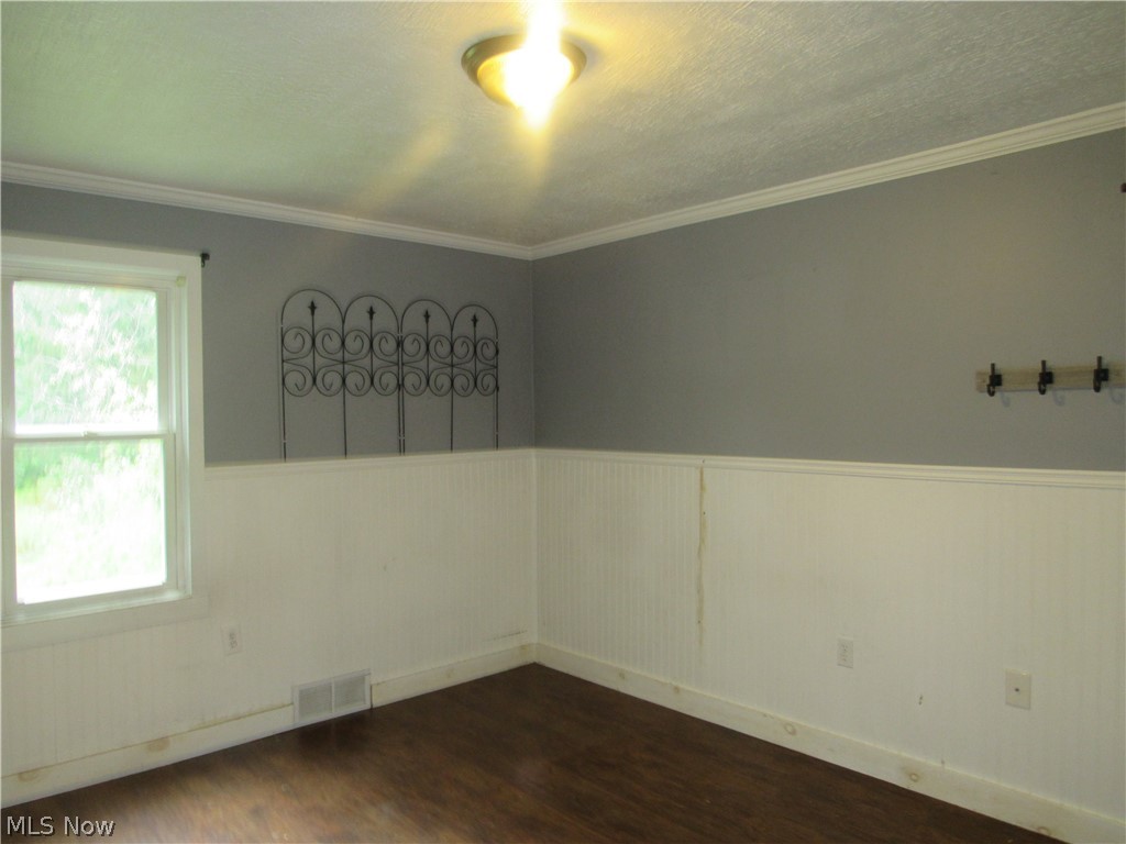 6224 Engle Road Property Photo 11