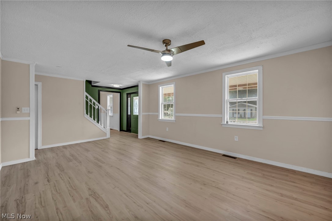 1125 E Farwell Street Property Photo 5