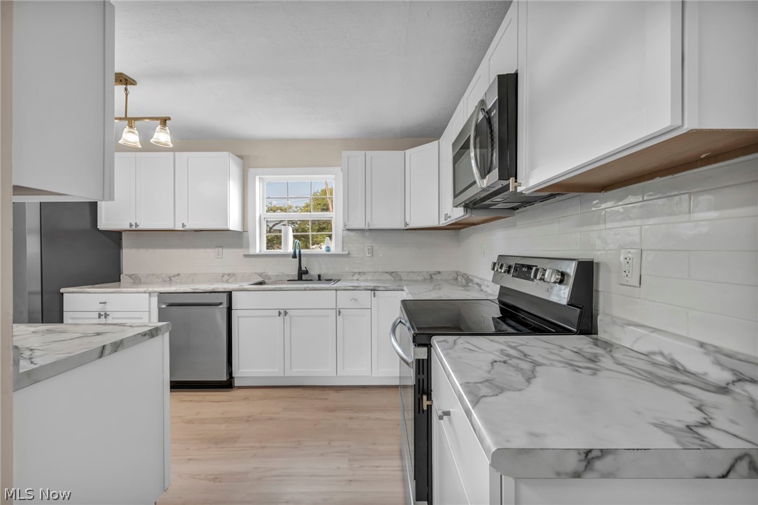 1125 E Farwell Street Property Photo 14