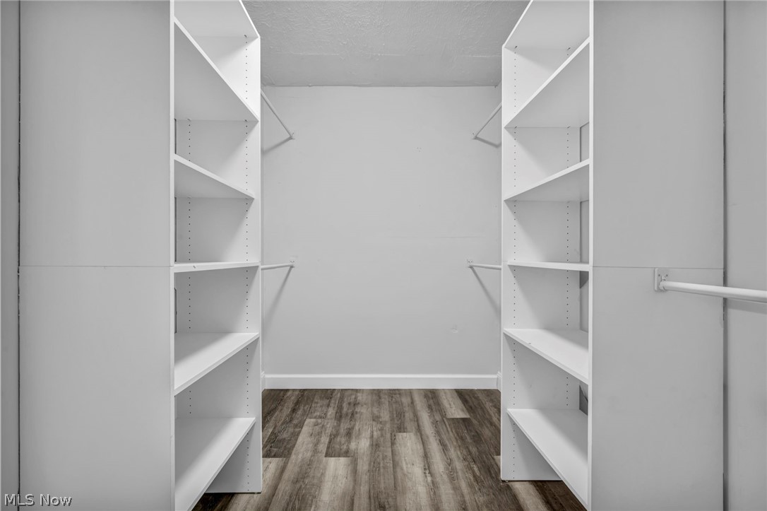 1125 E Farwell Street Property Photo 21