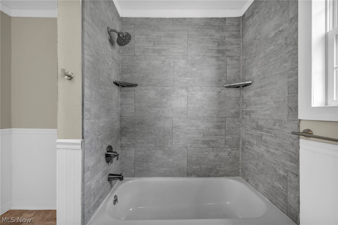 1125 E Farwell Street Property Photo 28