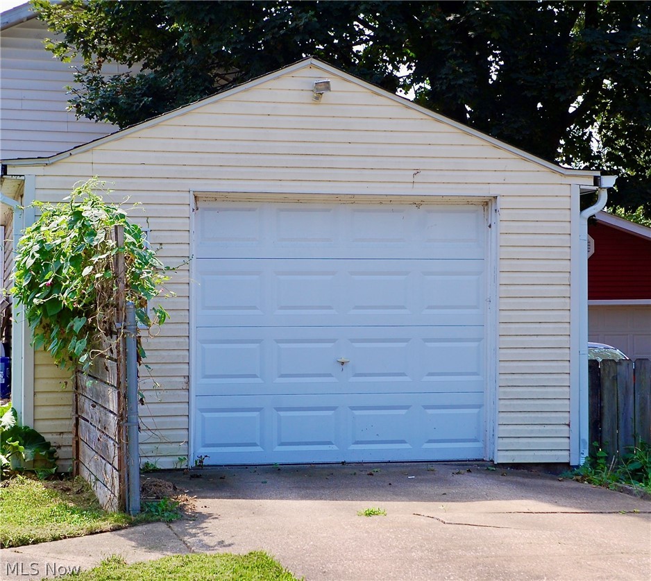 2464 Nesbitt Avenue Property Photo 5