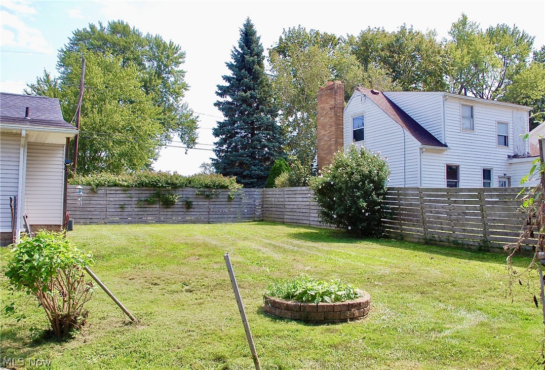 2464 Nesbitt Avenue Property Photo 6