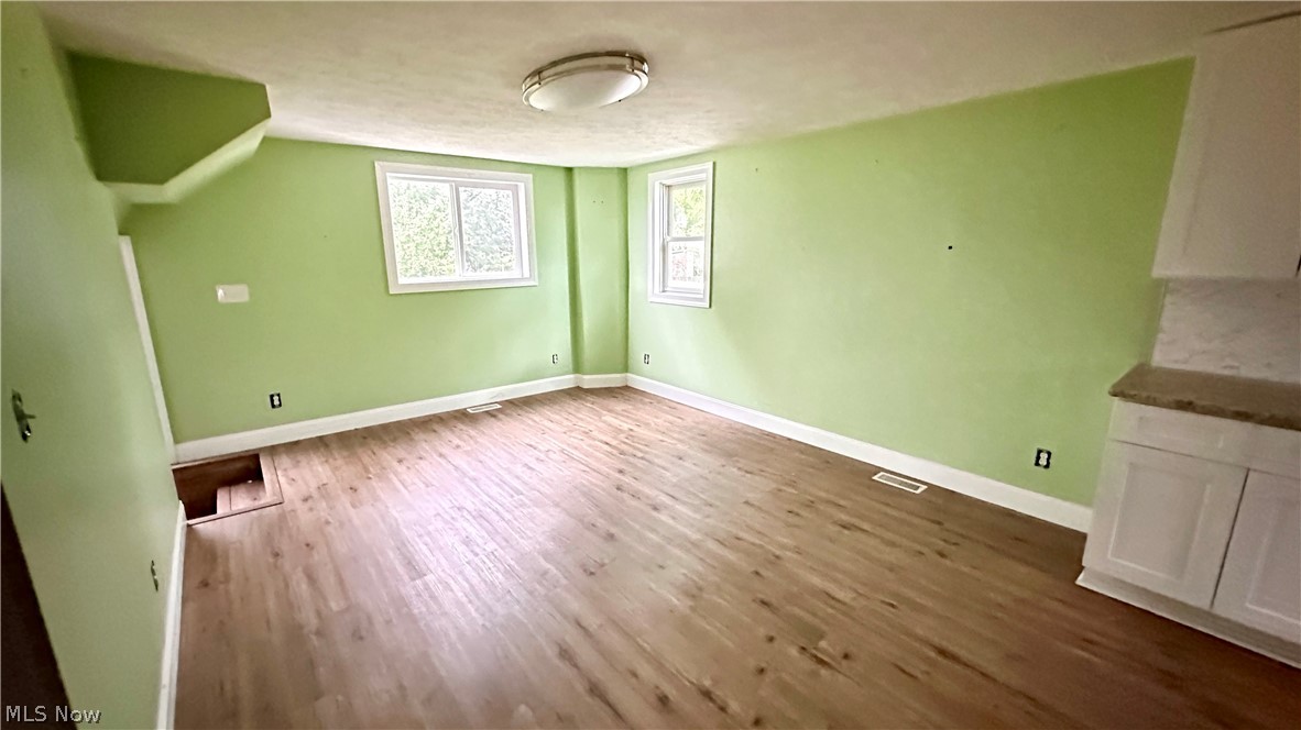 233 John Street Property Photo 13