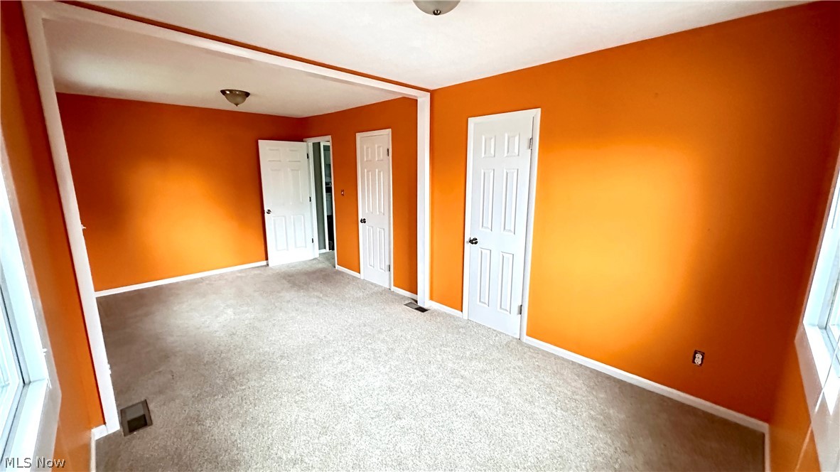 233 John Street Property Photo 16