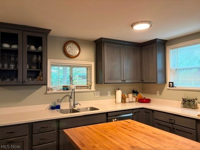 10060 Broadview Road Property Photo 9