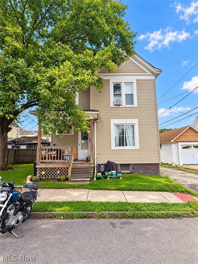 607 Adams Street Property Photo 1