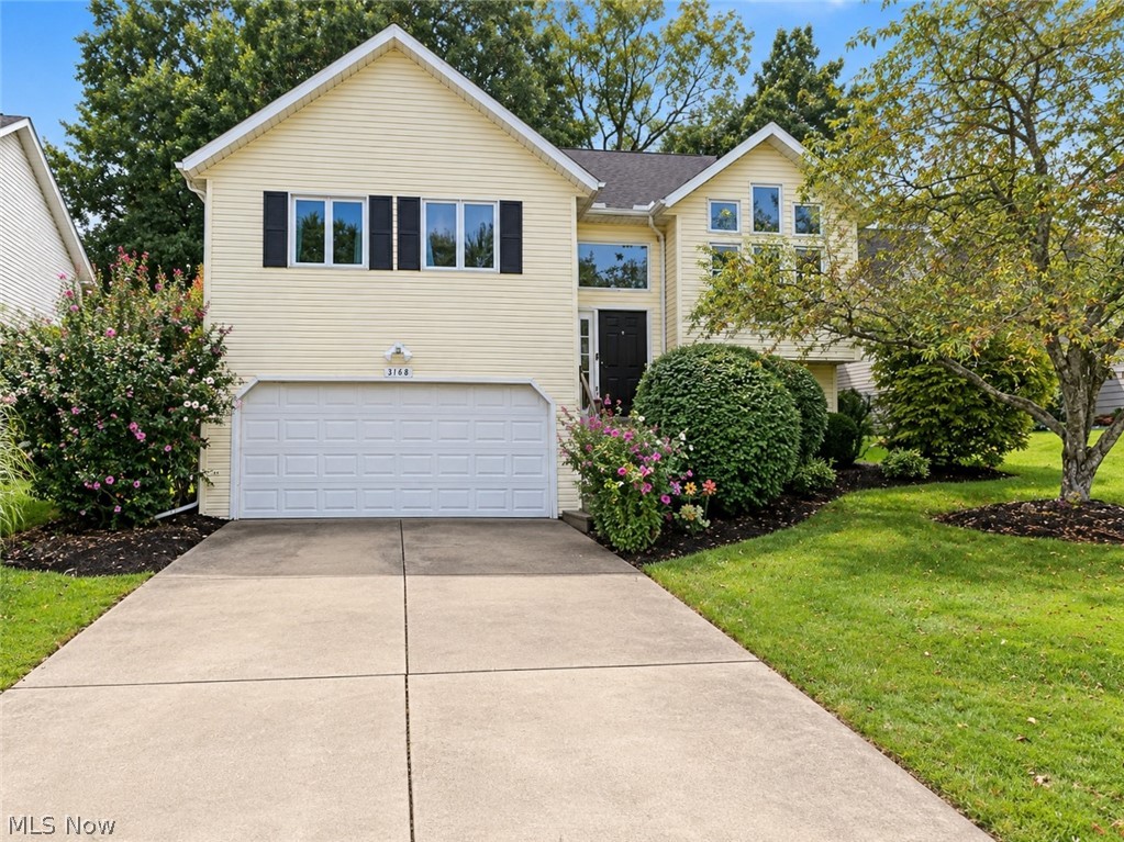 3168 Pondview Drive Property Photo 1