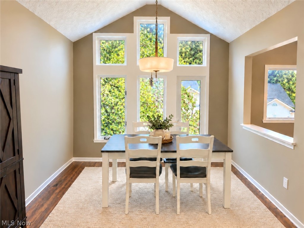 3168 Pondview Drive Property Photo 6