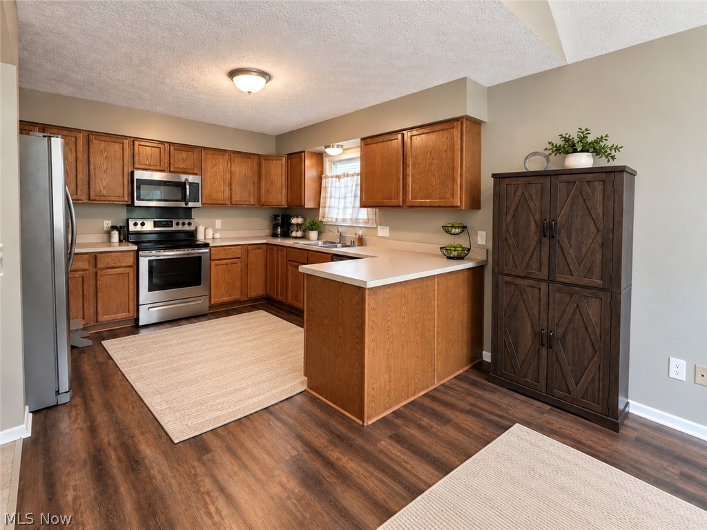 3168 Pondview Drive Property Photo 8