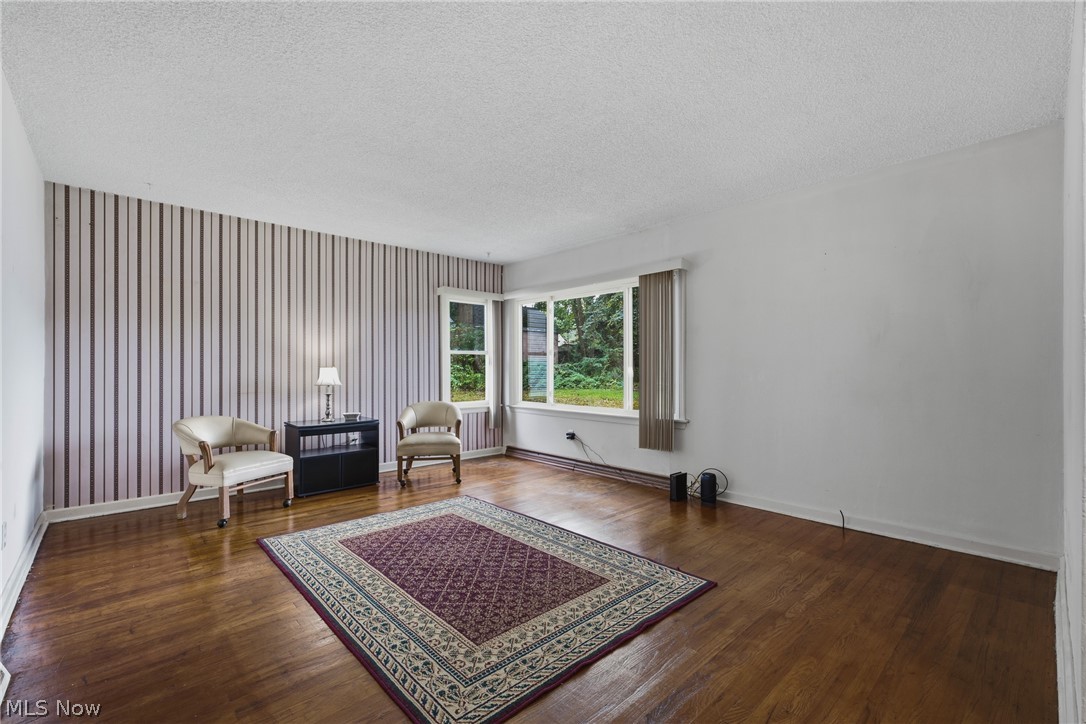 782 Saxon Avenue Property Photo 8