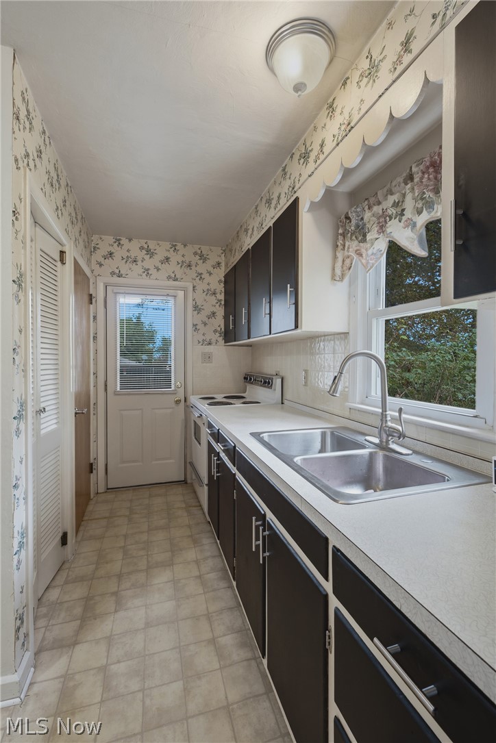 782 Saxon Avenue Property Photo 13