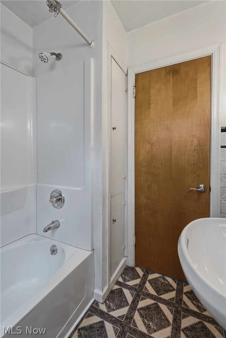 782 Saxon Avenue Property Photo 14