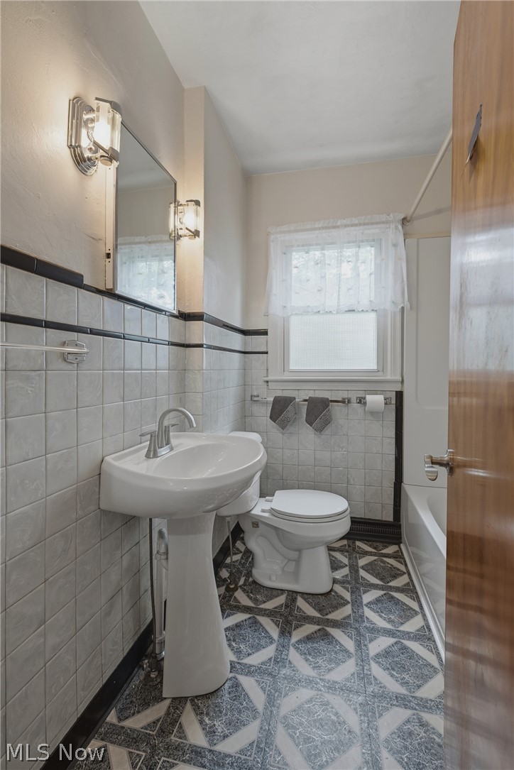 782 Saxon Avenue Property Photo 15