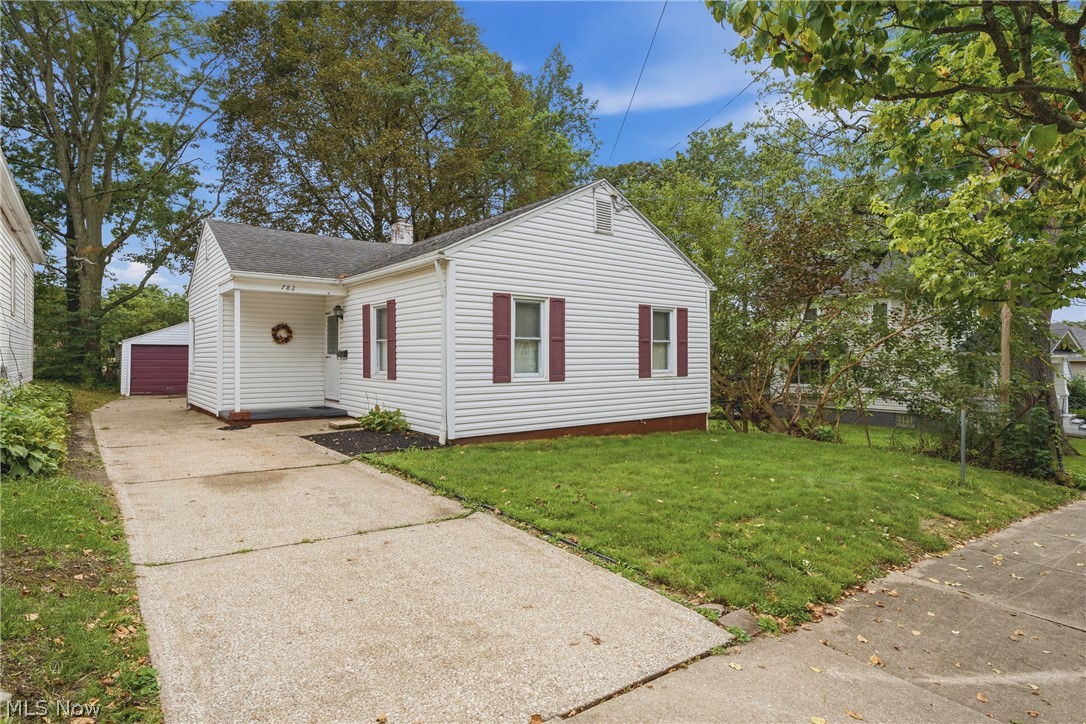 782 Saxon Avenue Property Photo 31