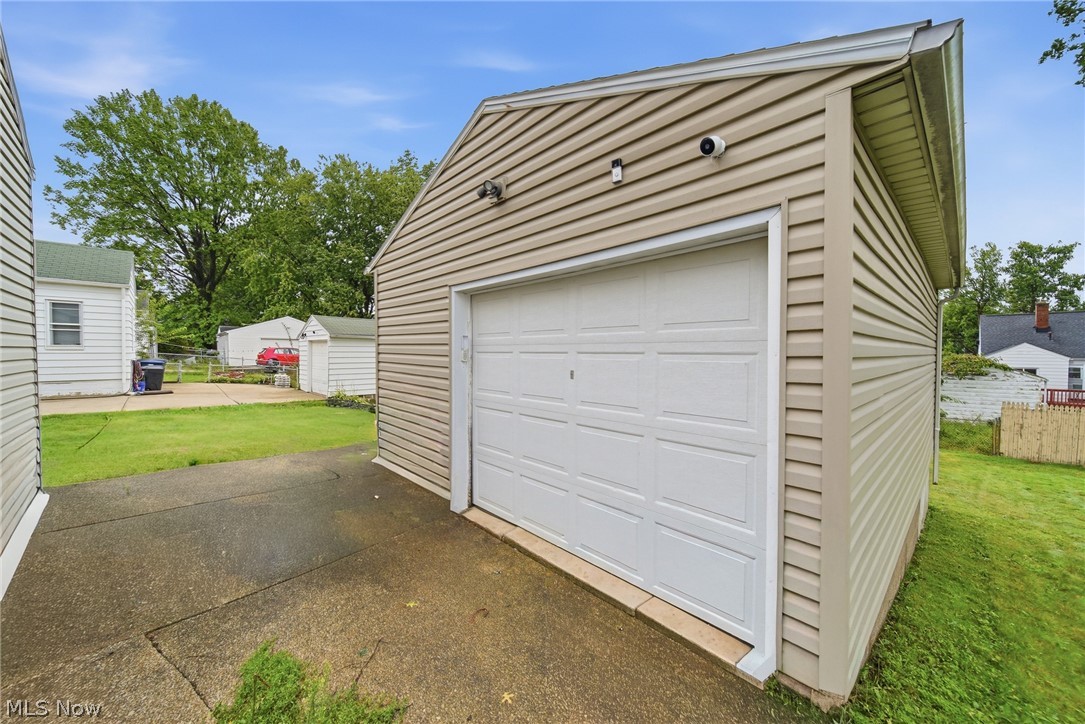 788 E Archwood Avenue Property Photo 2