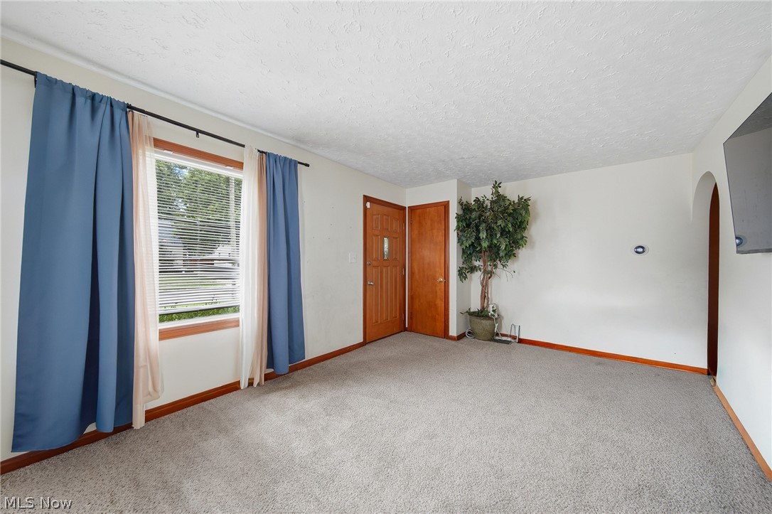 788 E Archwood Avenue Property Photo 3