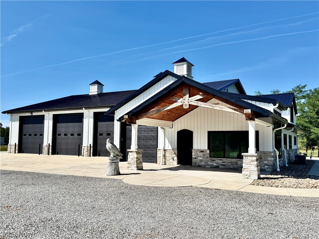 1180 N County Line Road Property Photo