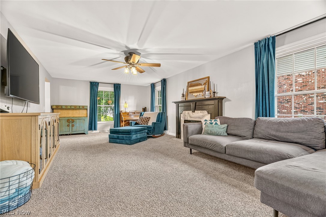 1901 Devonshire Drive Nw Property Photo 8