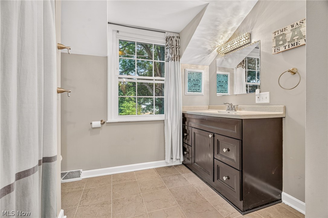 1901 Devonshire Drive Nw Property Photo 18