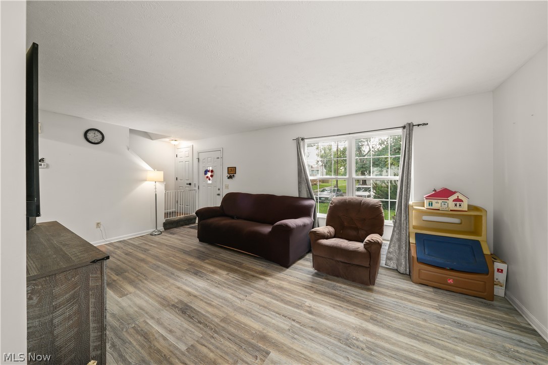 9545 Greenmeadow Road Property Photo 6