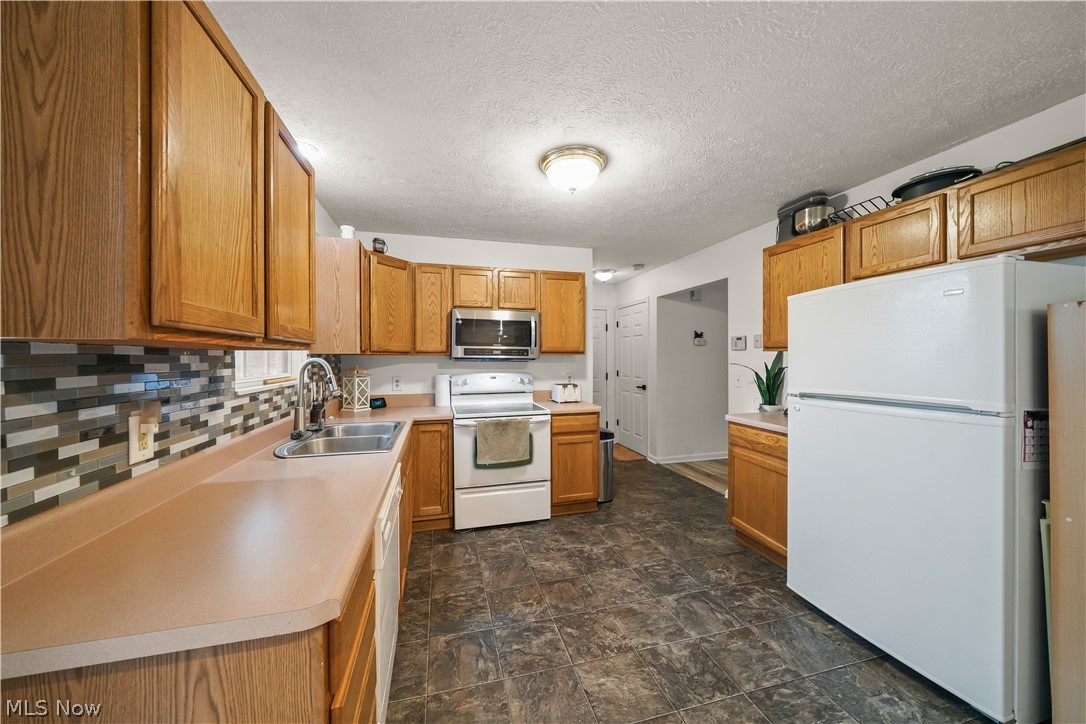 9545 Greenmeadow Road Property Photo 8