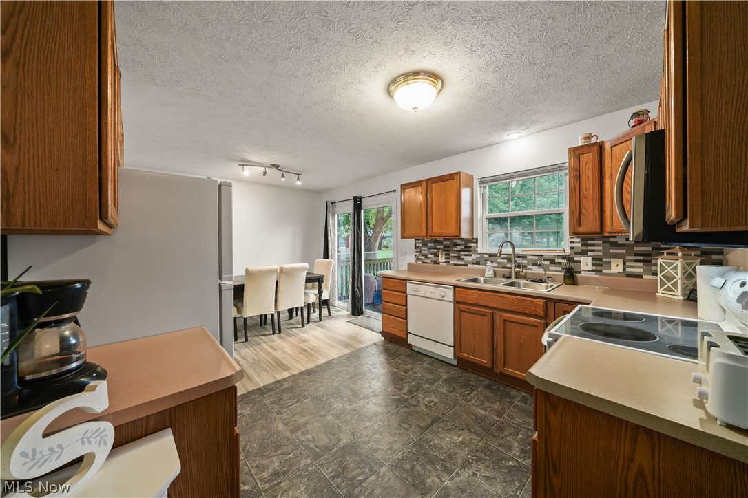 9545 Greenmeadow Road Property Photo 9