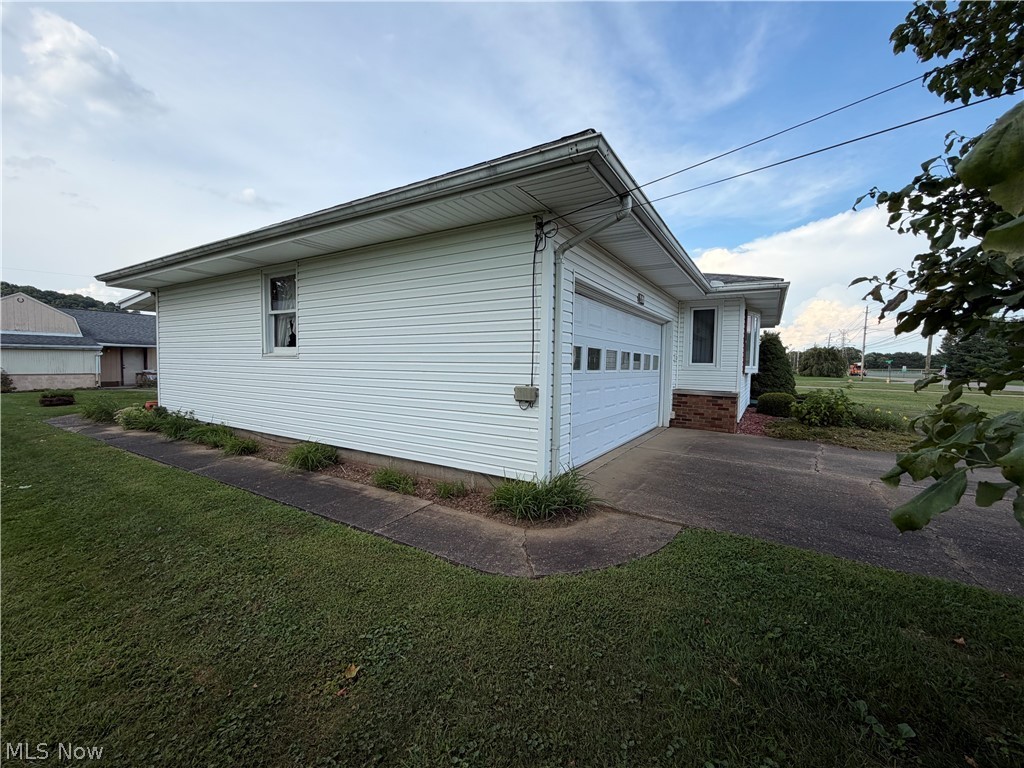 6063 E State Road Property Photo 23