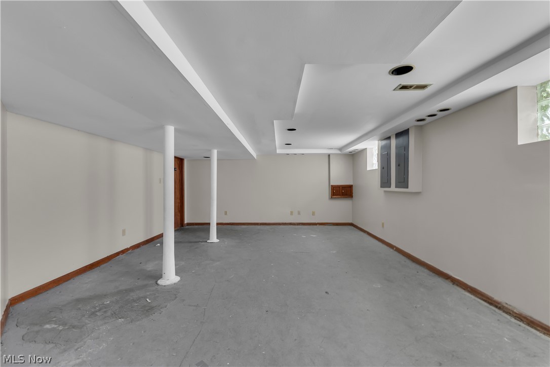 1460 E 204th Street 1/dn Property Photo 17