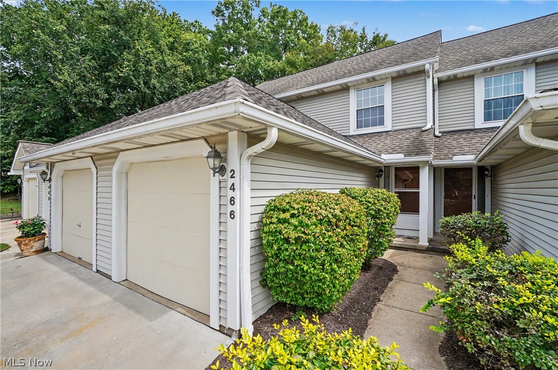 2466 Wrens Drive S Property Photo 1