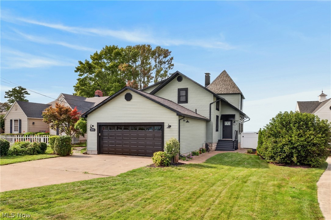 1651 E Erie Avenue Property Photo 1