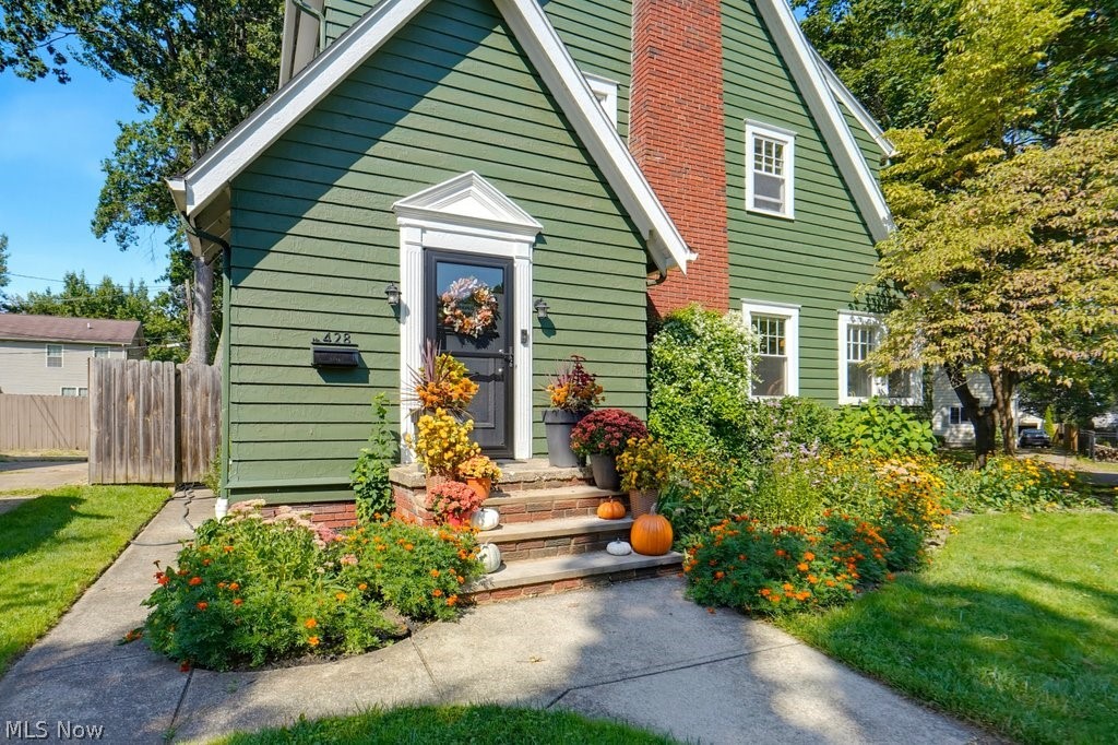 428 Roslyn Avenue Property Photo 3