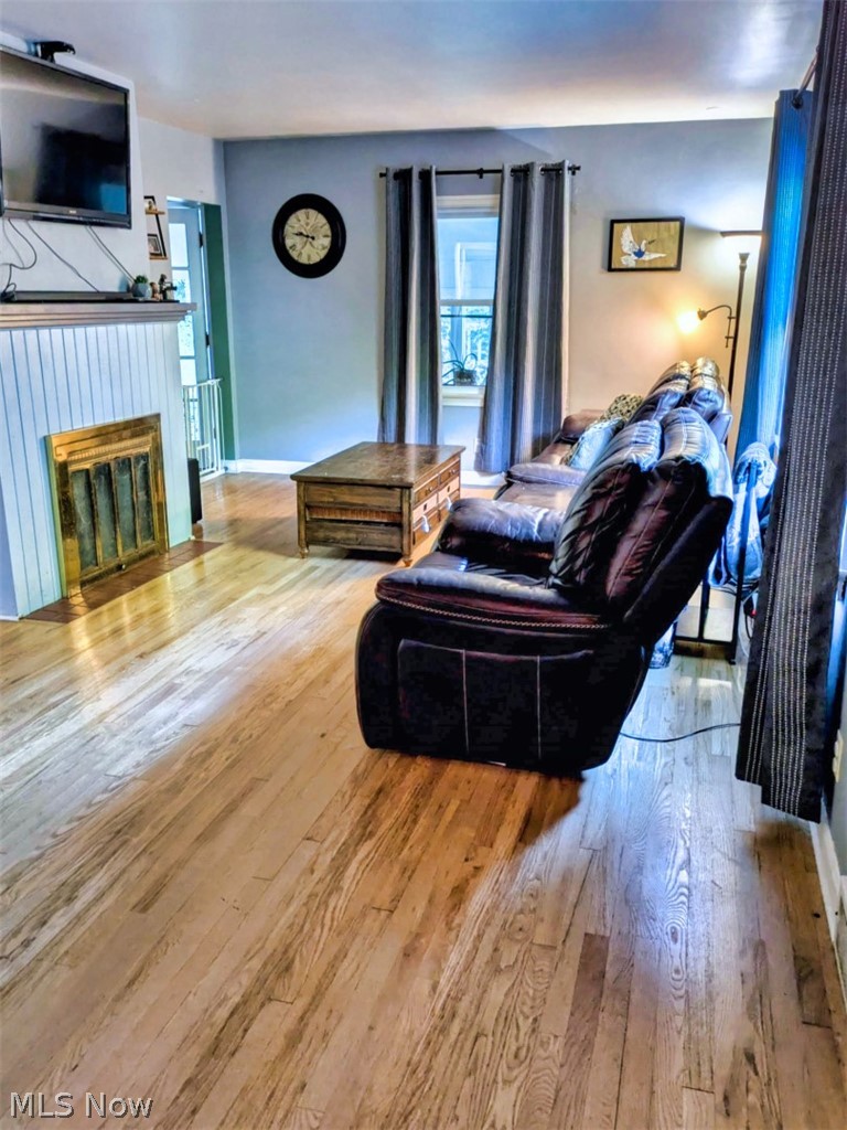 740 Sunset Terrace Property Photo 3