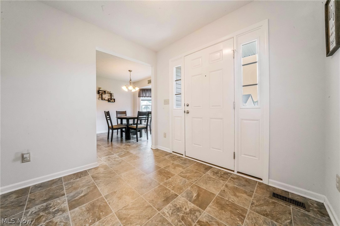 27282 Emerald Oval N Property Photo 5