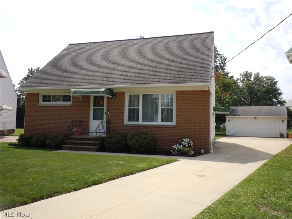 23750 Puritan Avenue Property Photo 1