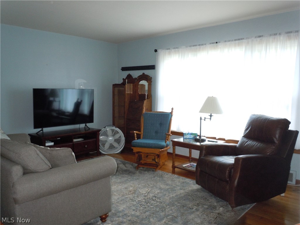 23750 Puritan Avenue Property Photo 5