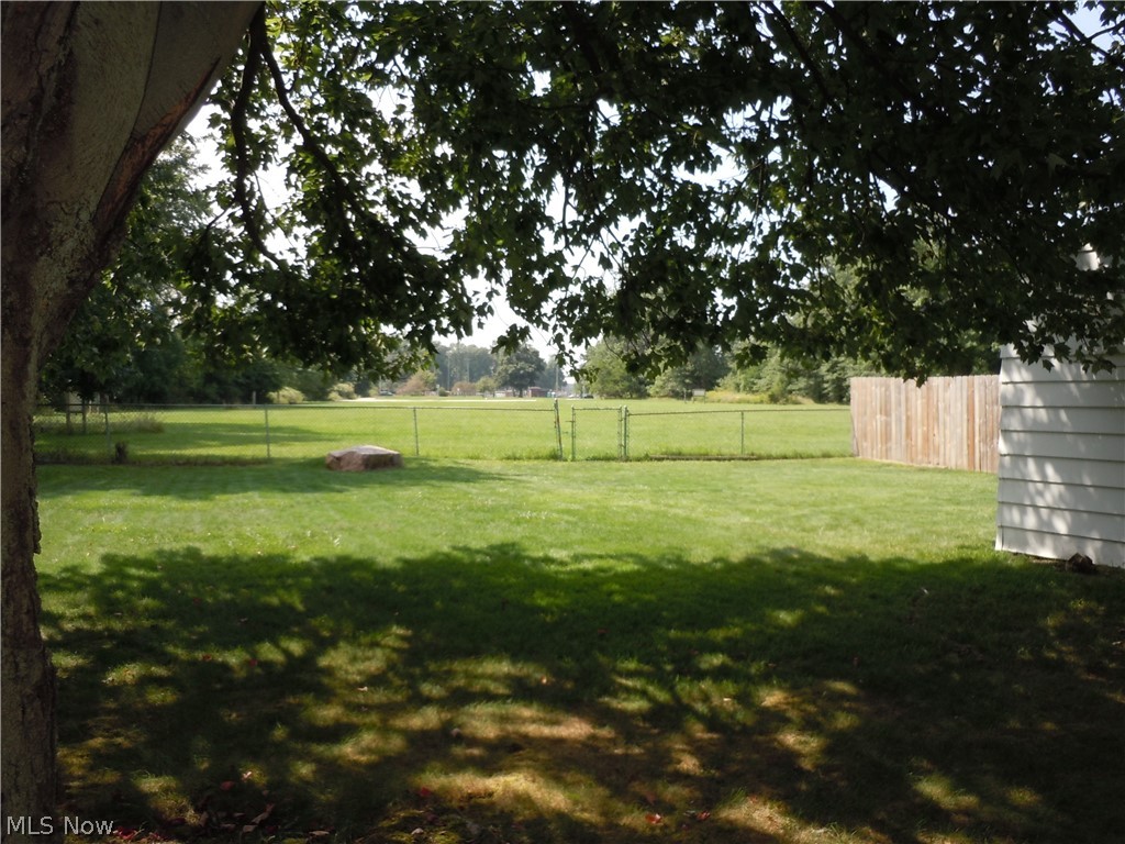 23750 Puritan Avenue Property Photo 14
