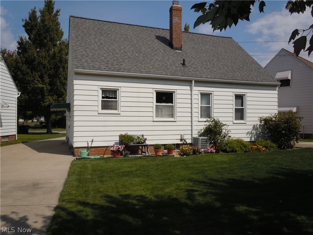 23750 Puritan Avenue Property Photo 16